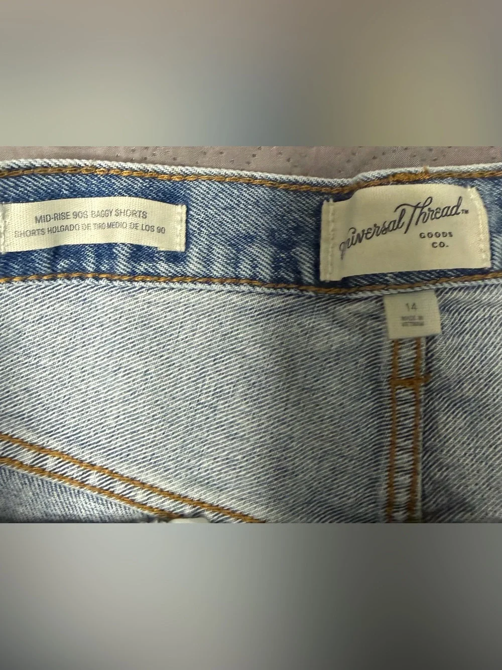 Universal Thread' Women's Mid-Rise 90's Baggy Jean Shorts - Medium Wash-14